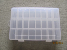 Plastikbox mit 24 Fächern